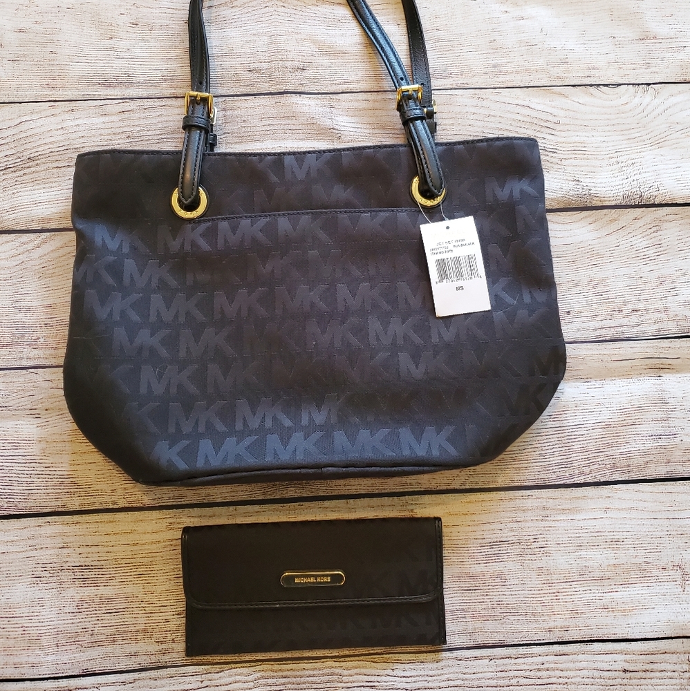 Michael Kors Jet Set MD Tote/ Wallet
